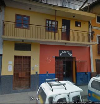 5 Cuartos, 220 m² – Alquilo céntrica Casa con Local Comercial en Cajamarca