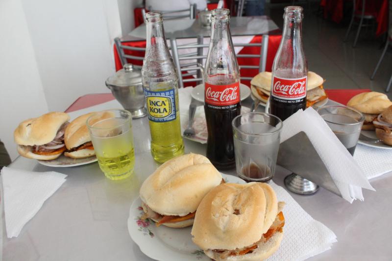 En tus mañanas Navideñas tus Sanguches con Ricolechon