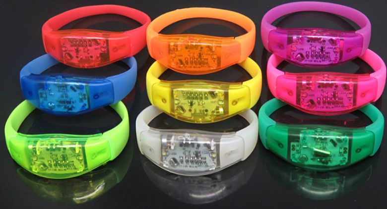 FIESTAS CON PULSERAS LED