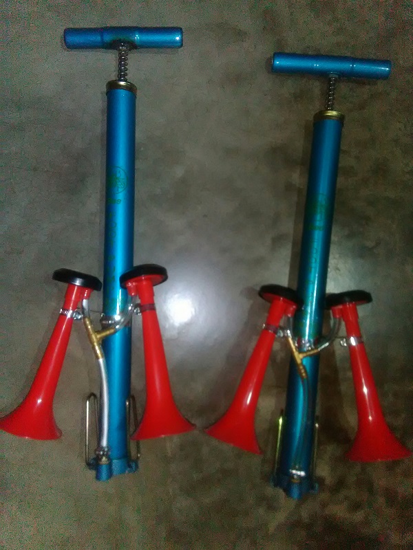 Venta Cornetas Chicharras tipo inflador tamaño chico grande BULLA AUTOMOVIL 12V