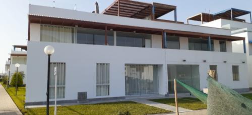 5 Cuartos, 190 m² – Casa de Playa Estreno Venta en Asia (Ref 734)
