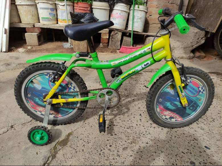 Bicicleta para niño (Ben 10)