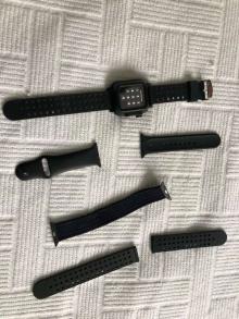 Apple watch series 3 incluye cargador y correas